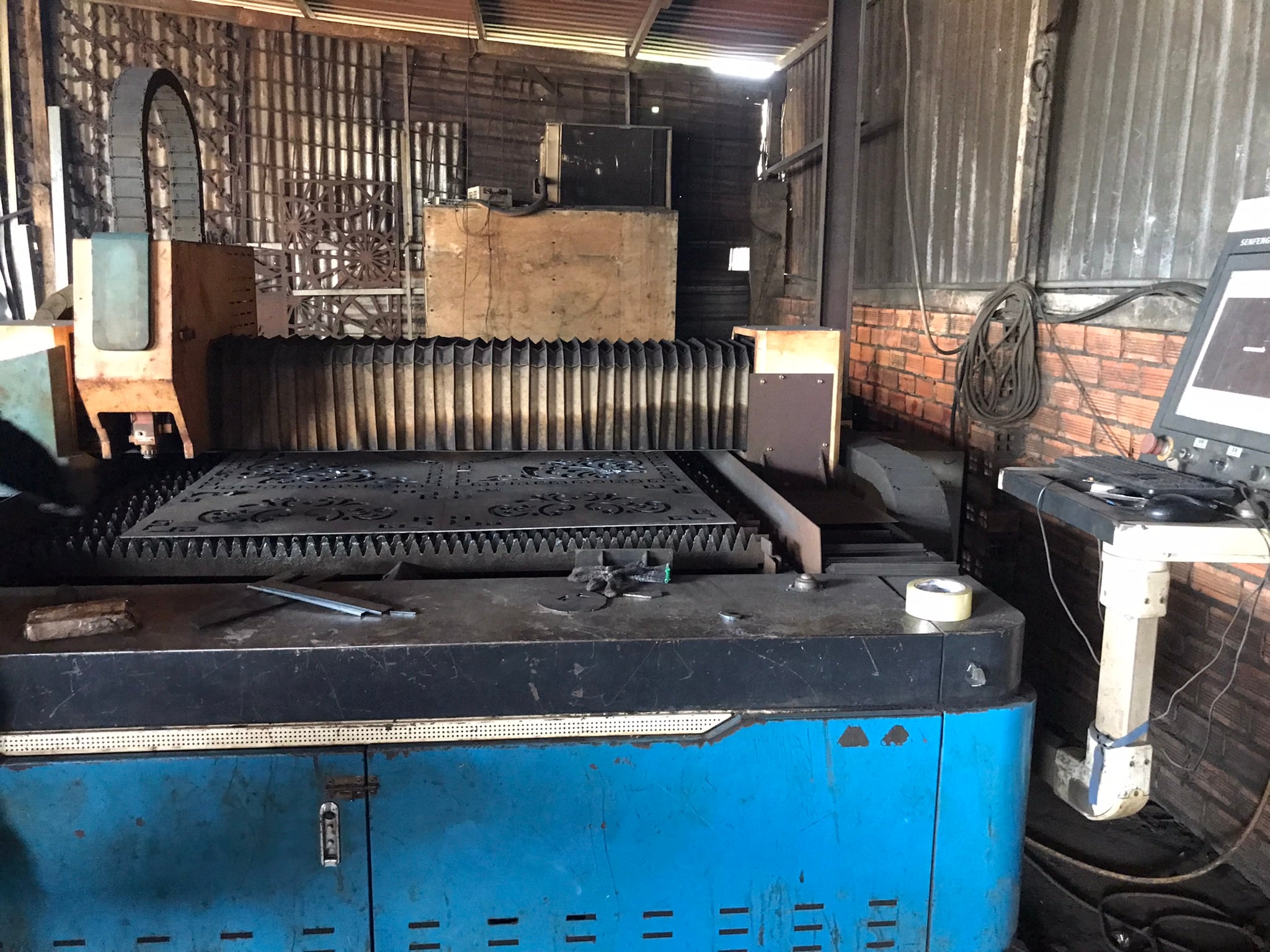Lazer cutting machine 1